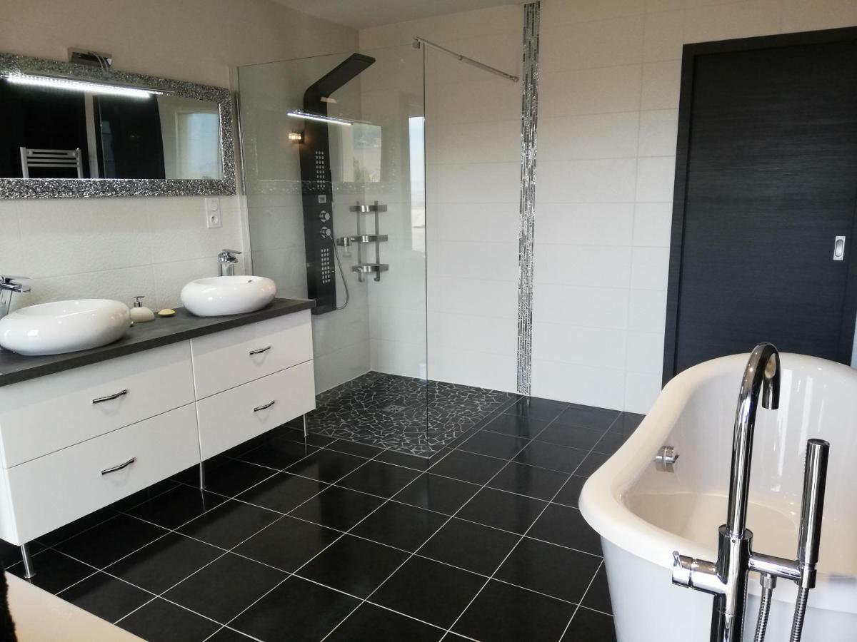 Chambres D'Hotes Luxe Et Serenite Theize Exterior foto